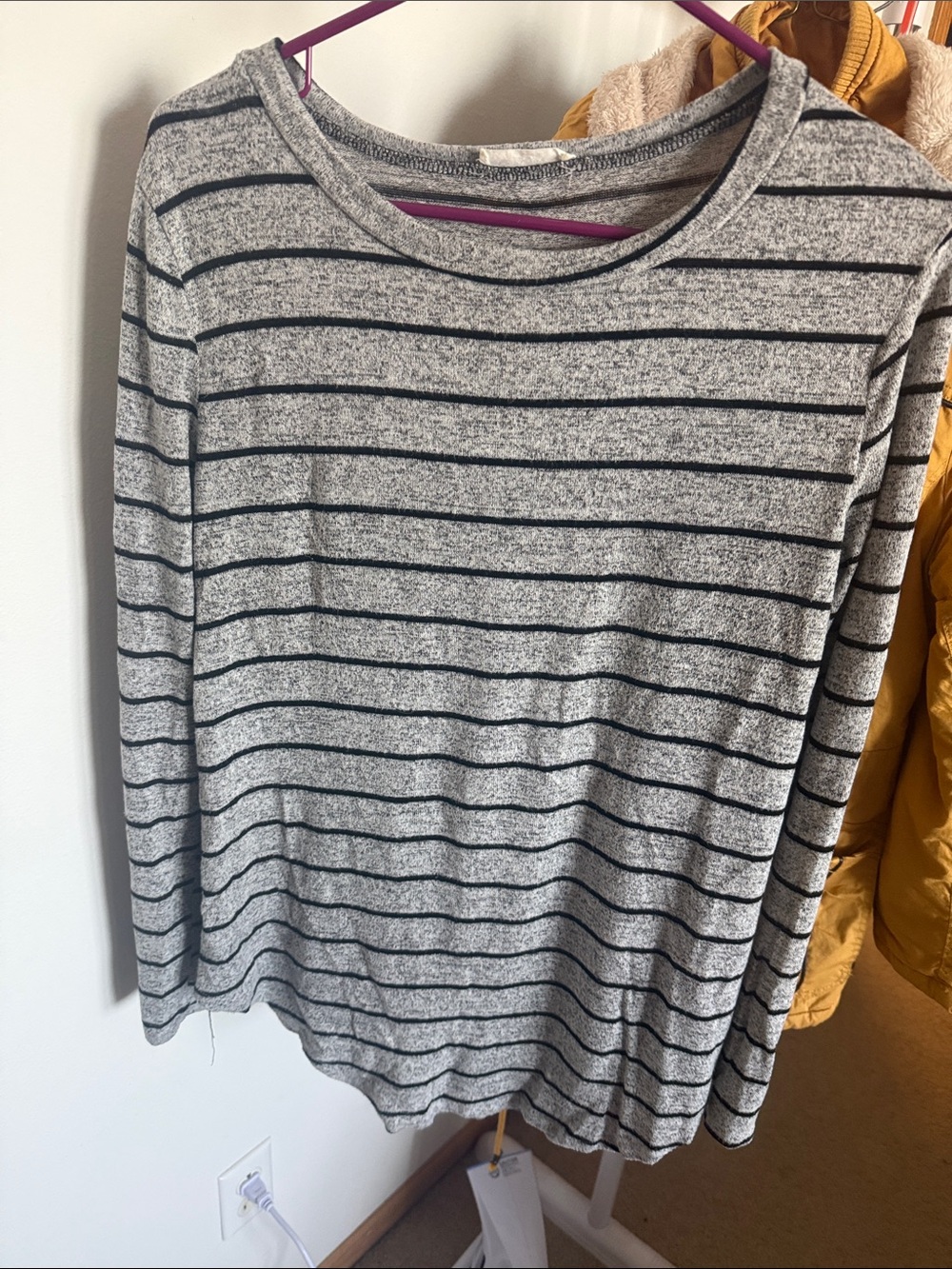 Women's Gray & Black Striped Long-Sleeve Crewneck Top